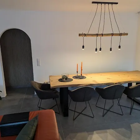 H1 Mit Sauna 8 Personen 4 Schlafzimmer Appartement *