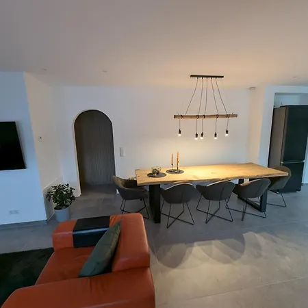 H1 Mit Sauna 8 Personen 4 Schlafzimmer Apartment *
