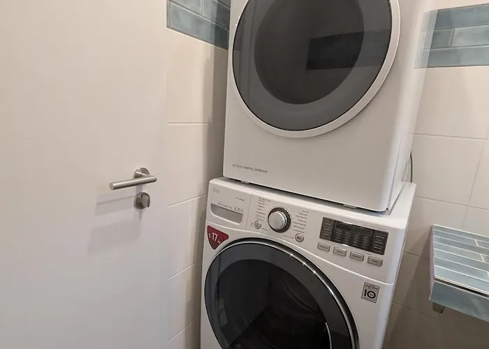 H1 Mit Sauna 8 Personen 4 Schlafzimmer Apartment *