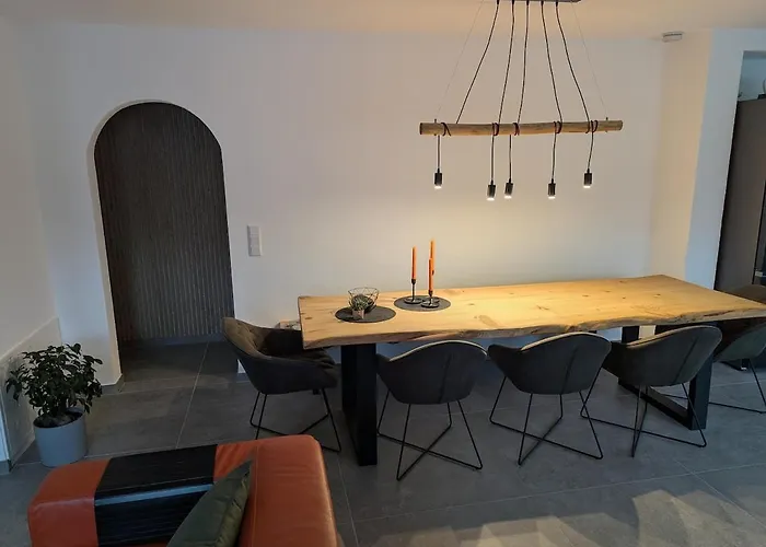 H1 Mit Sauna 8 Personen 4 Schlafzimmer Apartment *