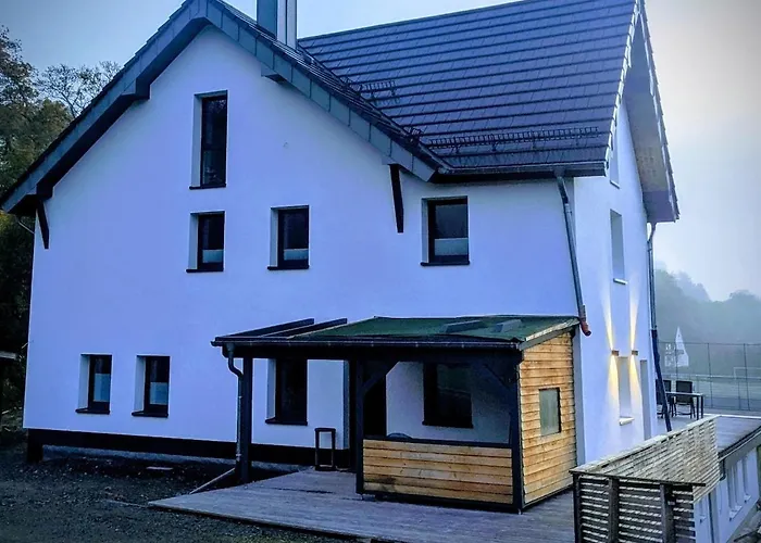 H1 Mit Sauna 8 Personen 4 Schlafzimmer Apartment *